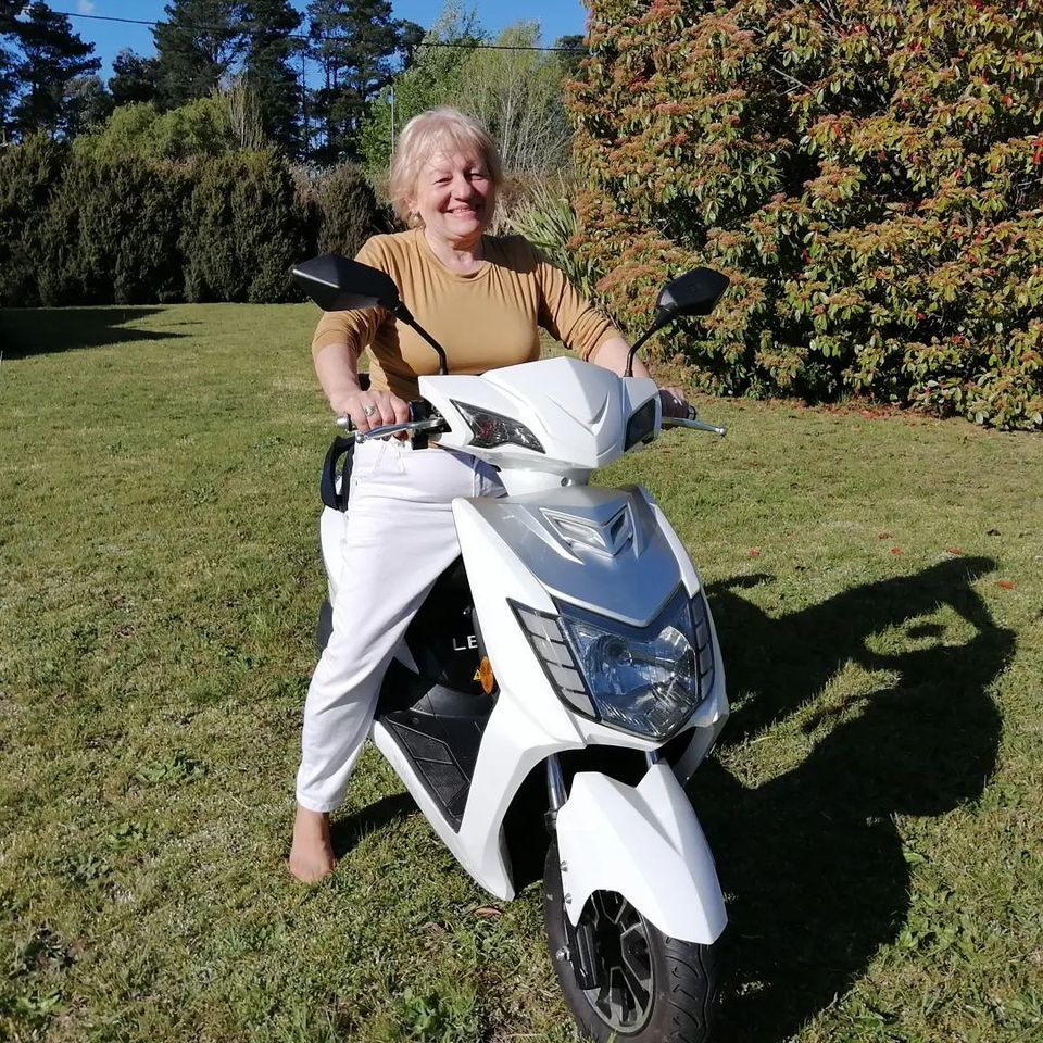 <span color-type="color" style="color: #000000;">Саша</span>